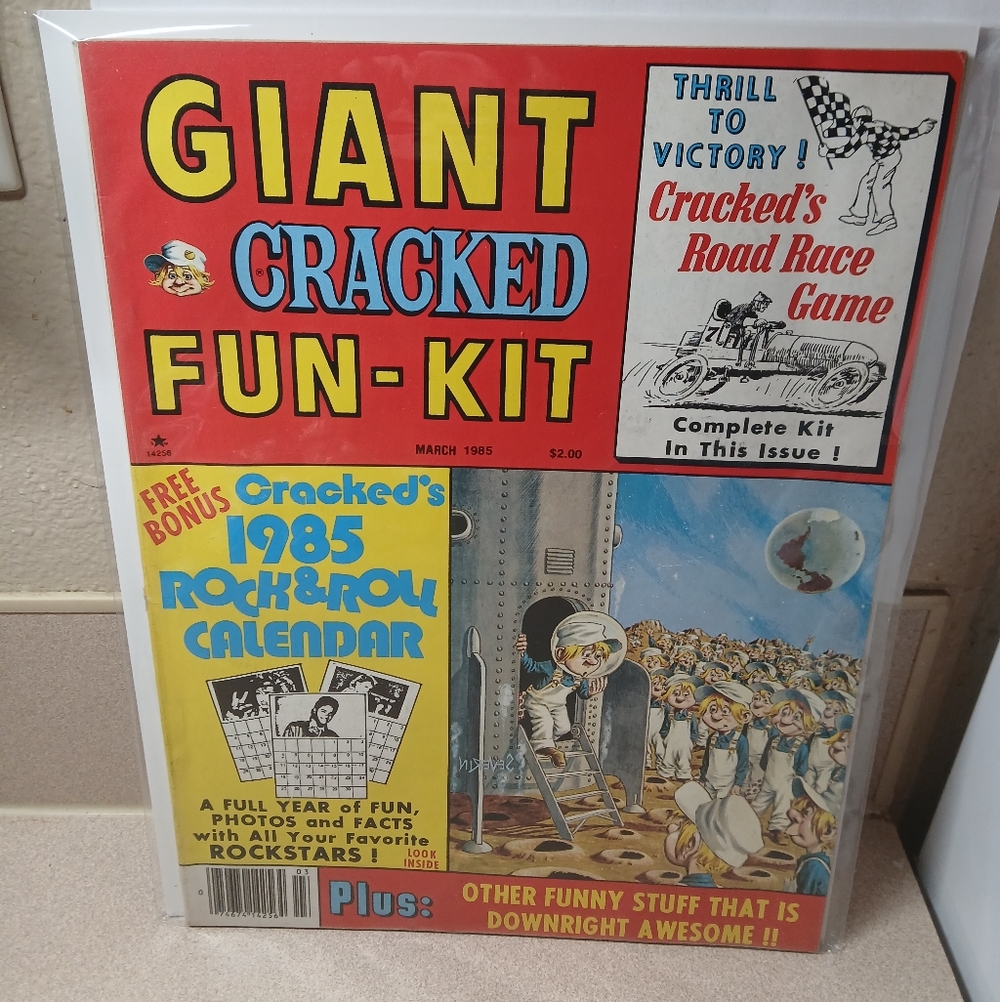 Giant Cracked Fun-Kit with Rock & Roll Calendar